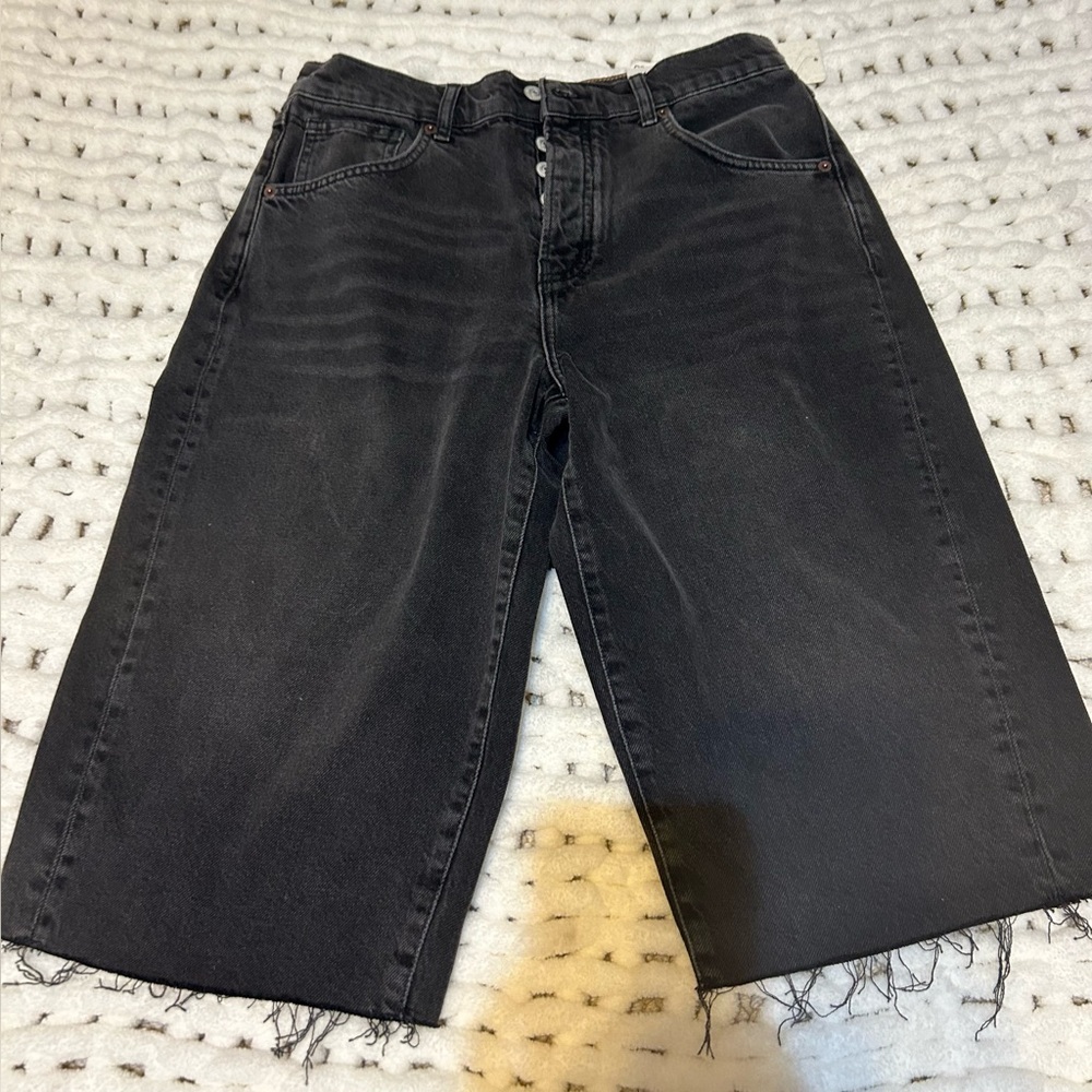 We the Free Bermuda’s Raw Edge Size 28 NWT $68